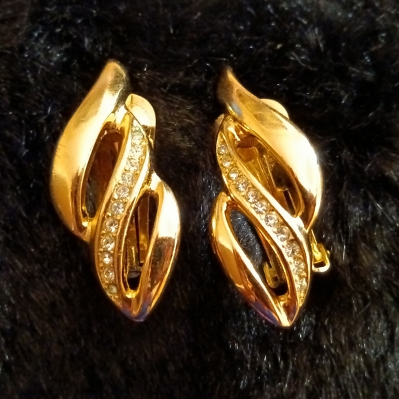 Christian Dior Clip On Earrings - Picture 3 of 9